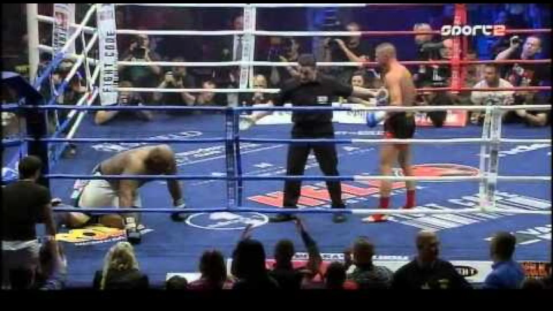 Bob Sapp vs Tivadar Kunkli (Fight Video)