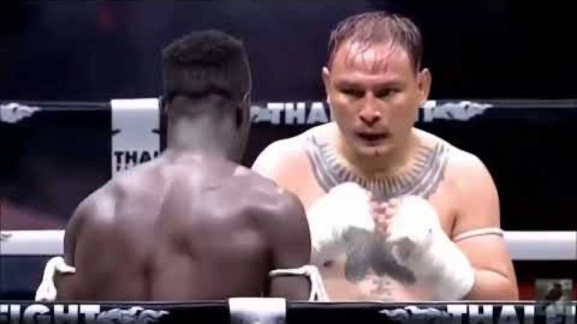 Saiyok Pumpanmuang vs Elysee Kocheise (Fight Video)