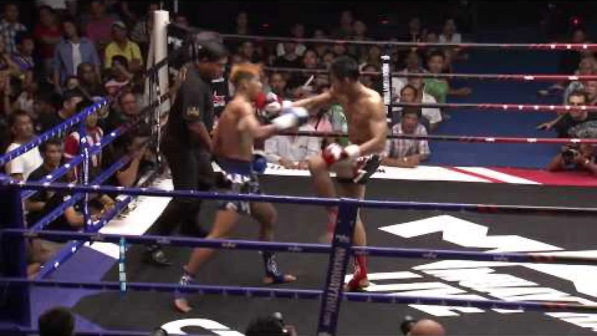 Jomthong Chuwattana vs Jingreedtong Seatranferry (Fight Video)