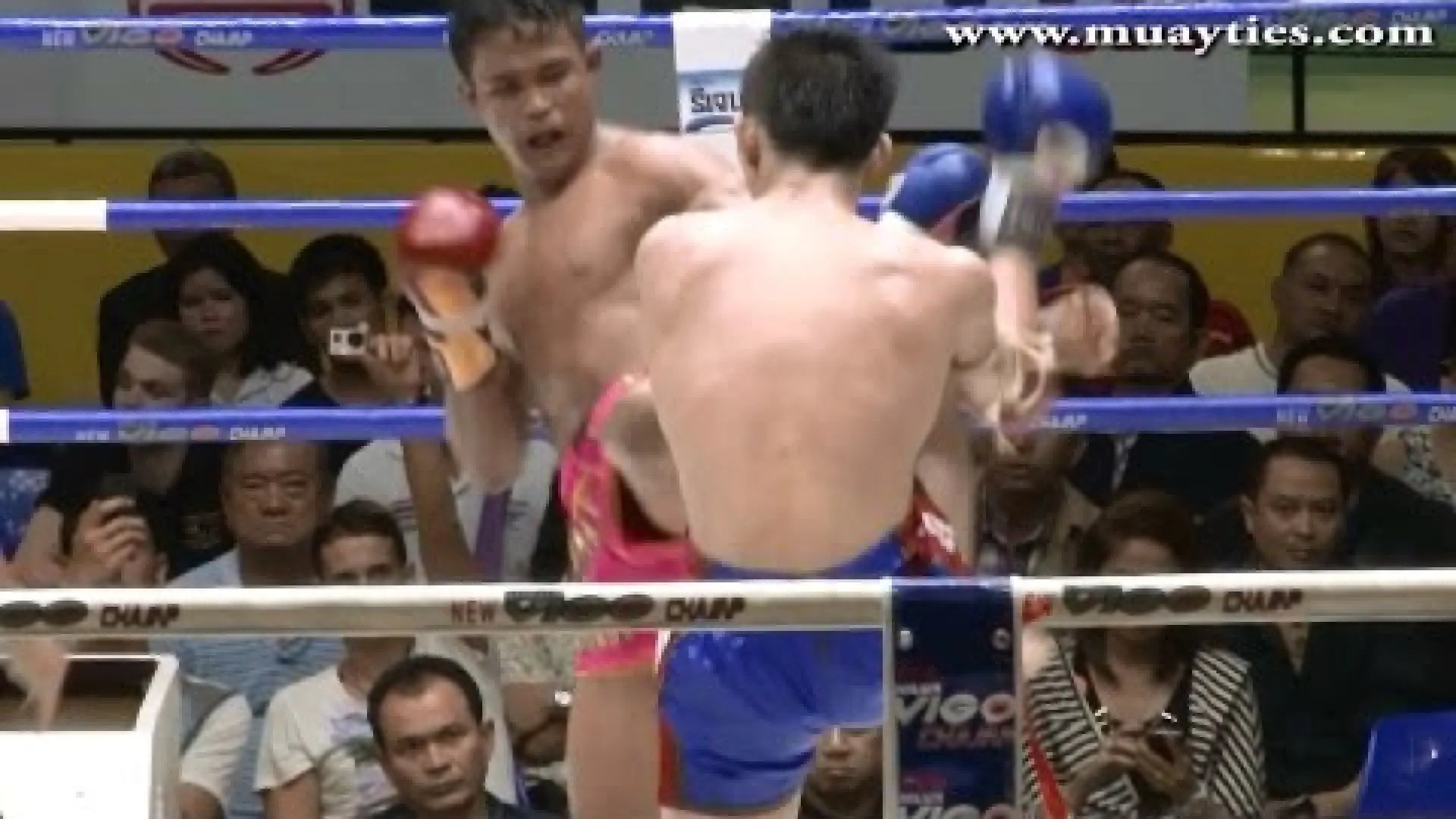 PhetUtong Or Kwanmuang vs Kwankhao Mor Ratanabandit (Fight Video)