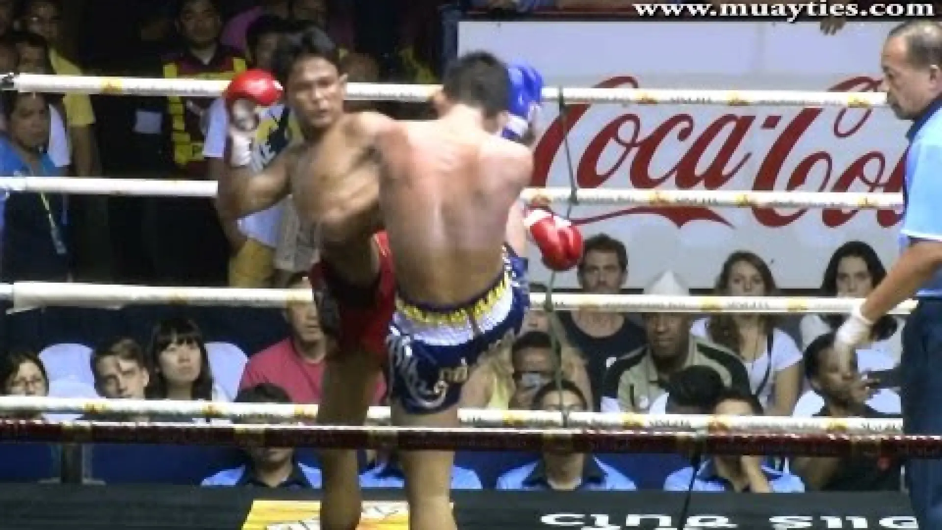 PhetUtong Or Kwanmuang vs Yokwithay Petchsimuan (Fight Video)