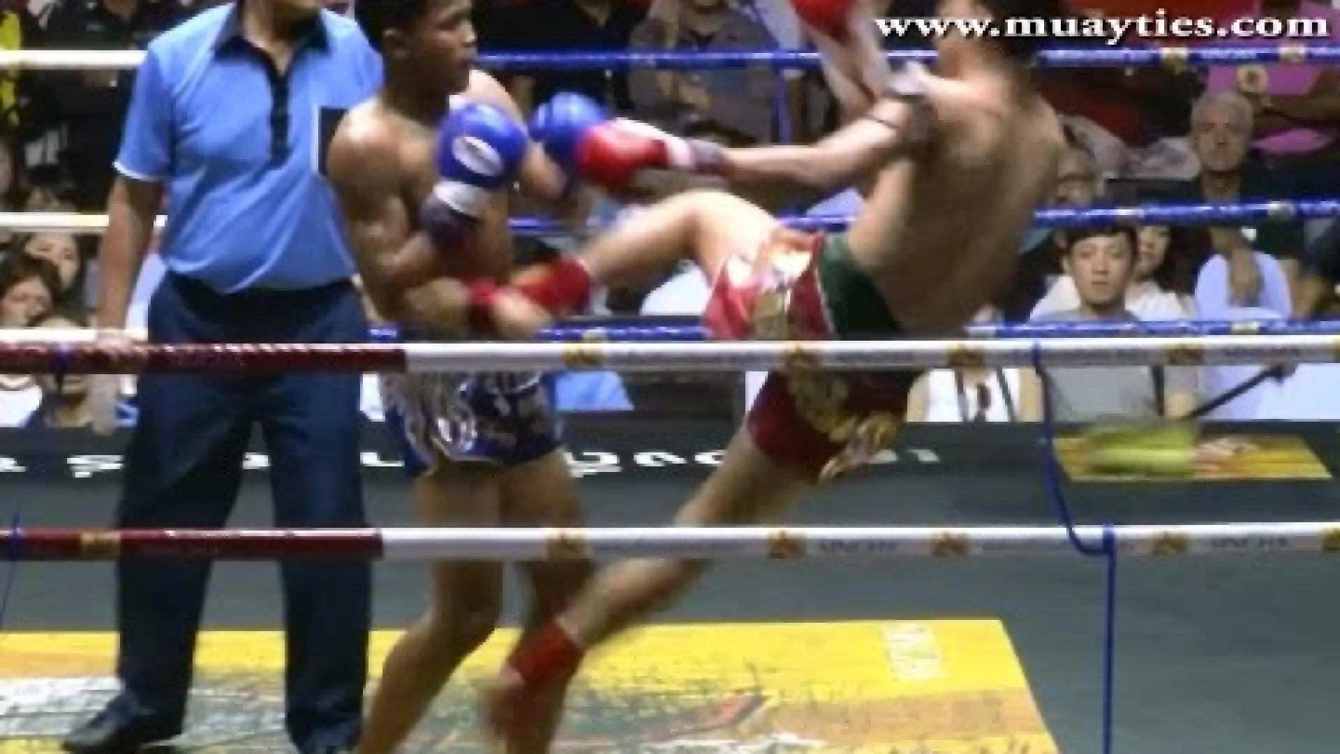 PhetUtong Or Kwanmuang vs Thaksinlek Kiatniwat (Fight Video)
