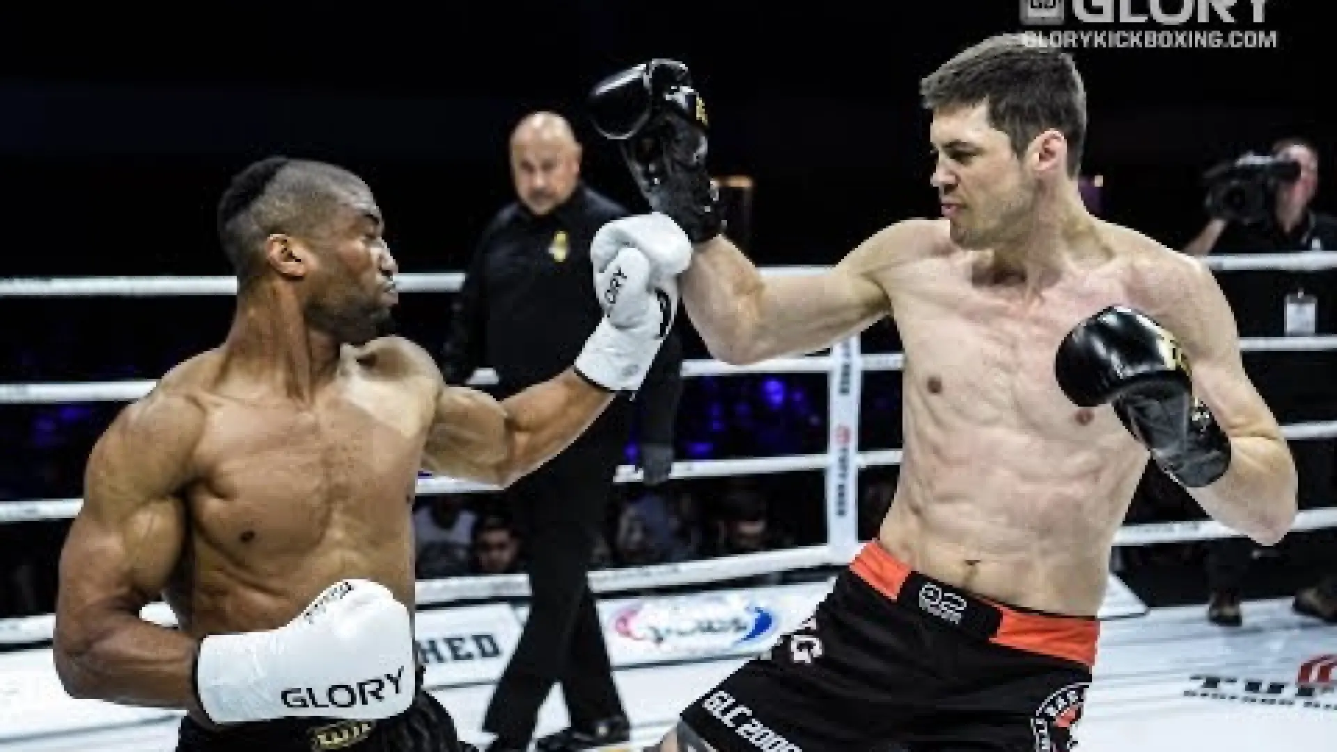 Simon Marcus vs Zack Wells (Fight Video)