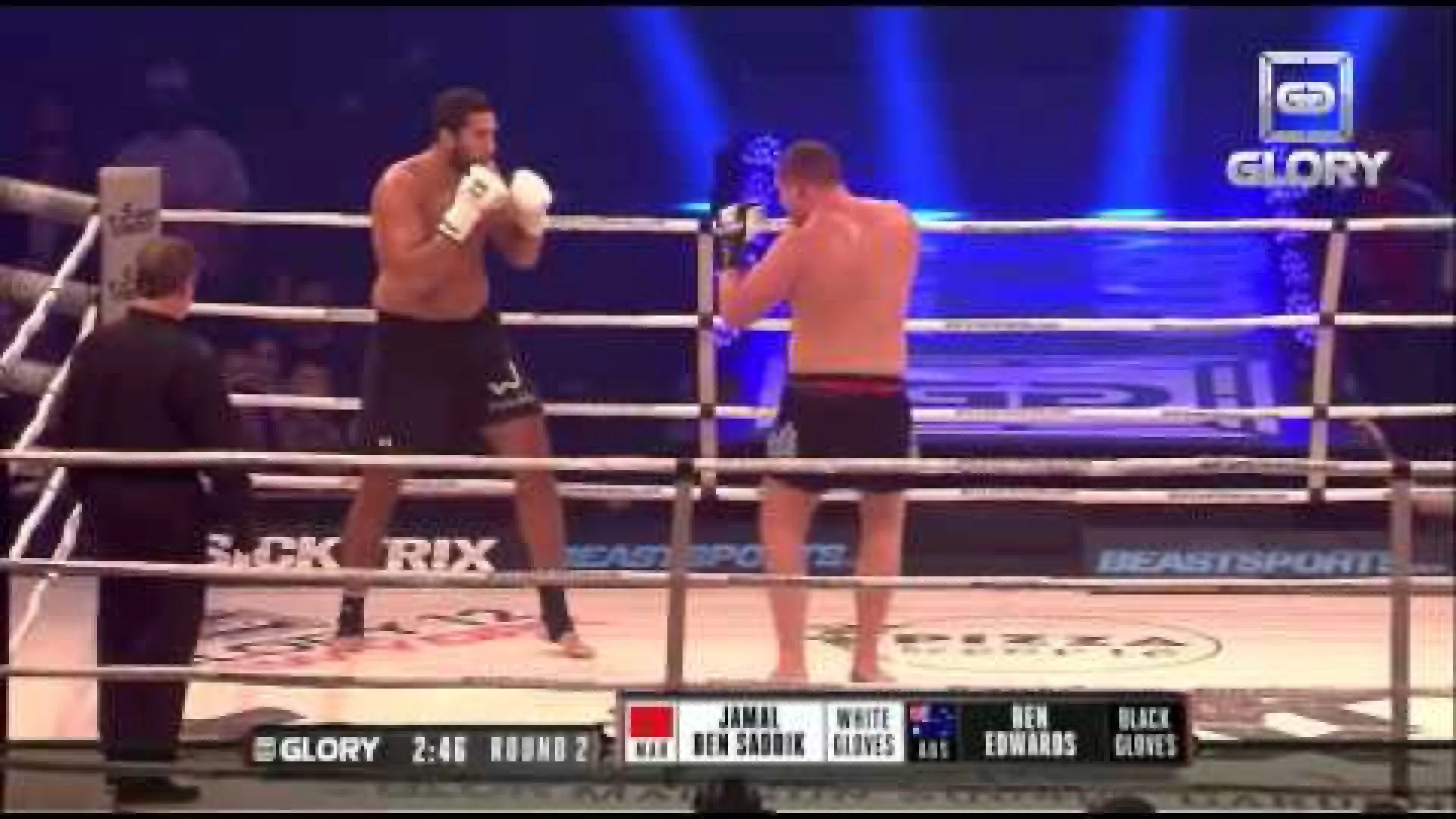Jamal Ben Saddik vs Ben Edwards (Fight Video)