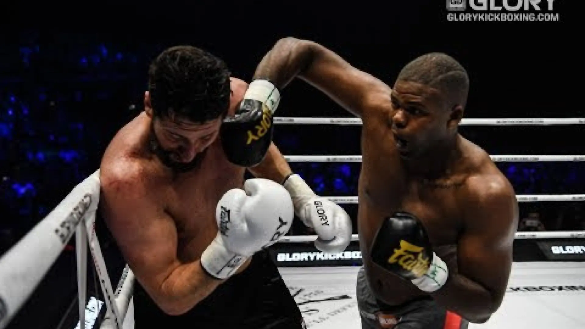 Jamal Ben Saddik vs Jahfarr Wilnis (Fight Video)