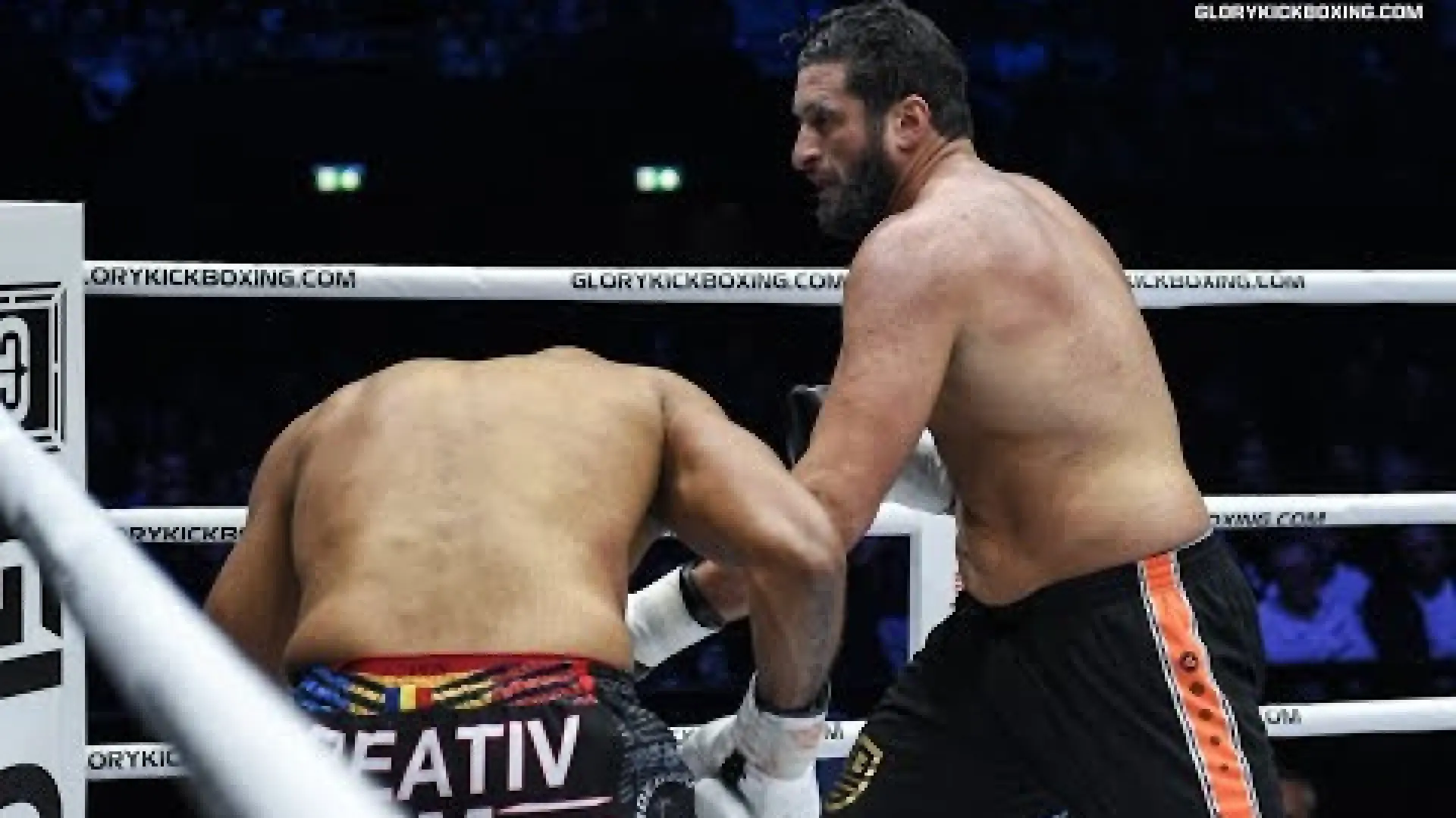 Jamal Ben Saddik vs Benjamin Adegbuyi (Fight Video)