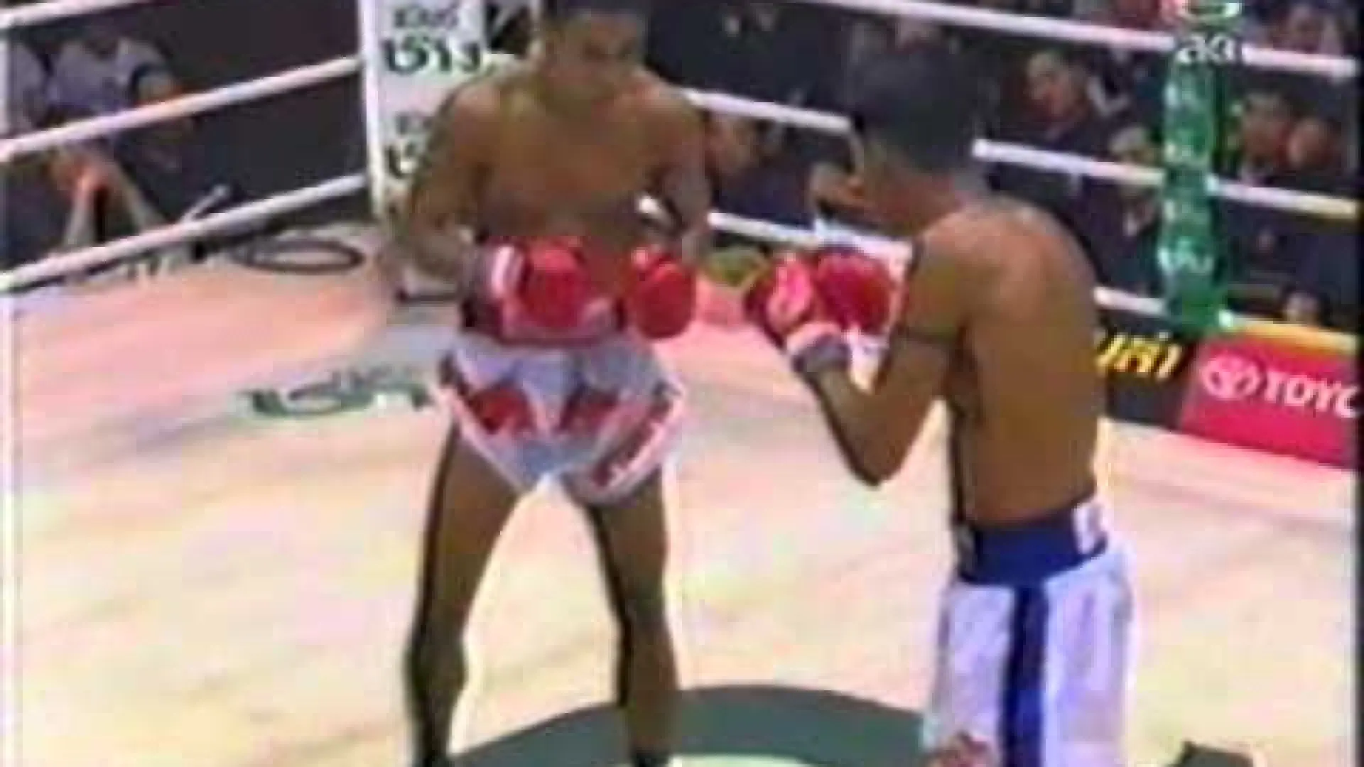 Orono Wor Petchpun vs Ponpitak Petudomchai (Fight Video)
