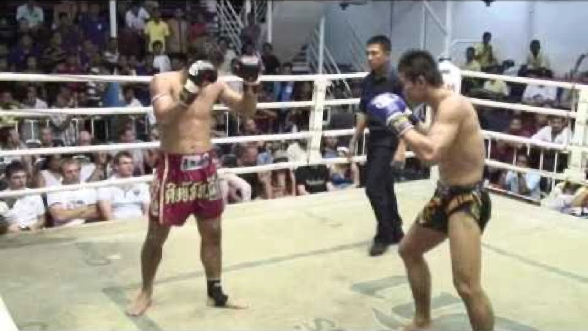 Singmanee Kaewsamrit vs Khomkaew Russada (Fight Video)