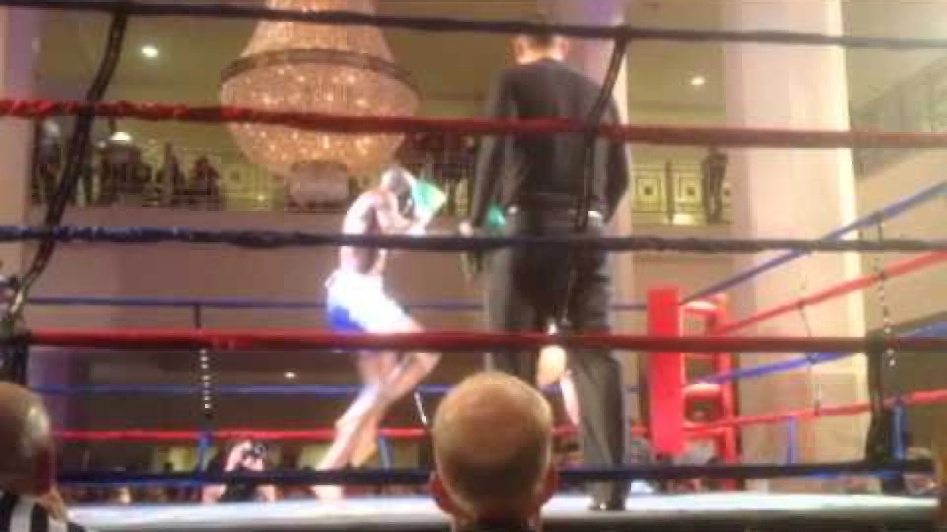 Malaipet Sasiprapa vs Chike Lindsay (Fight Video)