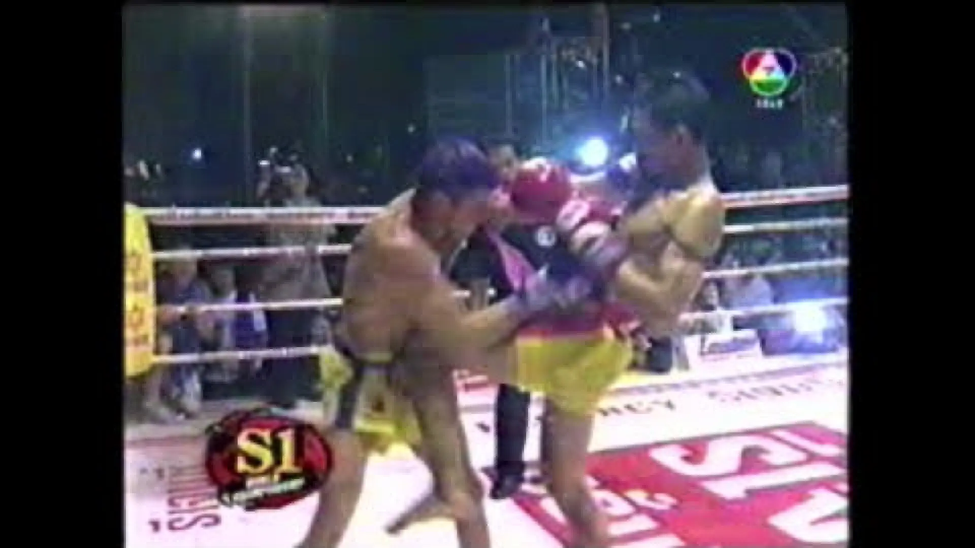 Lamsongkram Chuwatthana vs Bruce Macfie (Fight Video)