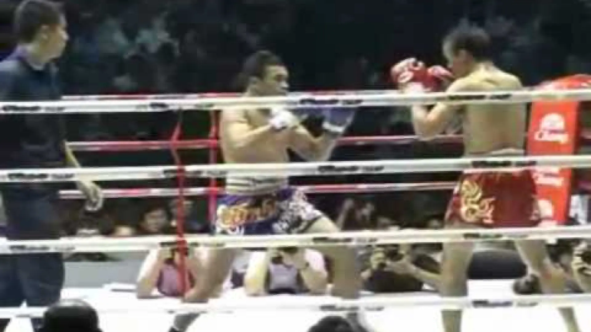 Pornsanae Sitmonchai vs Tong Puideenaidee (Fight Video)