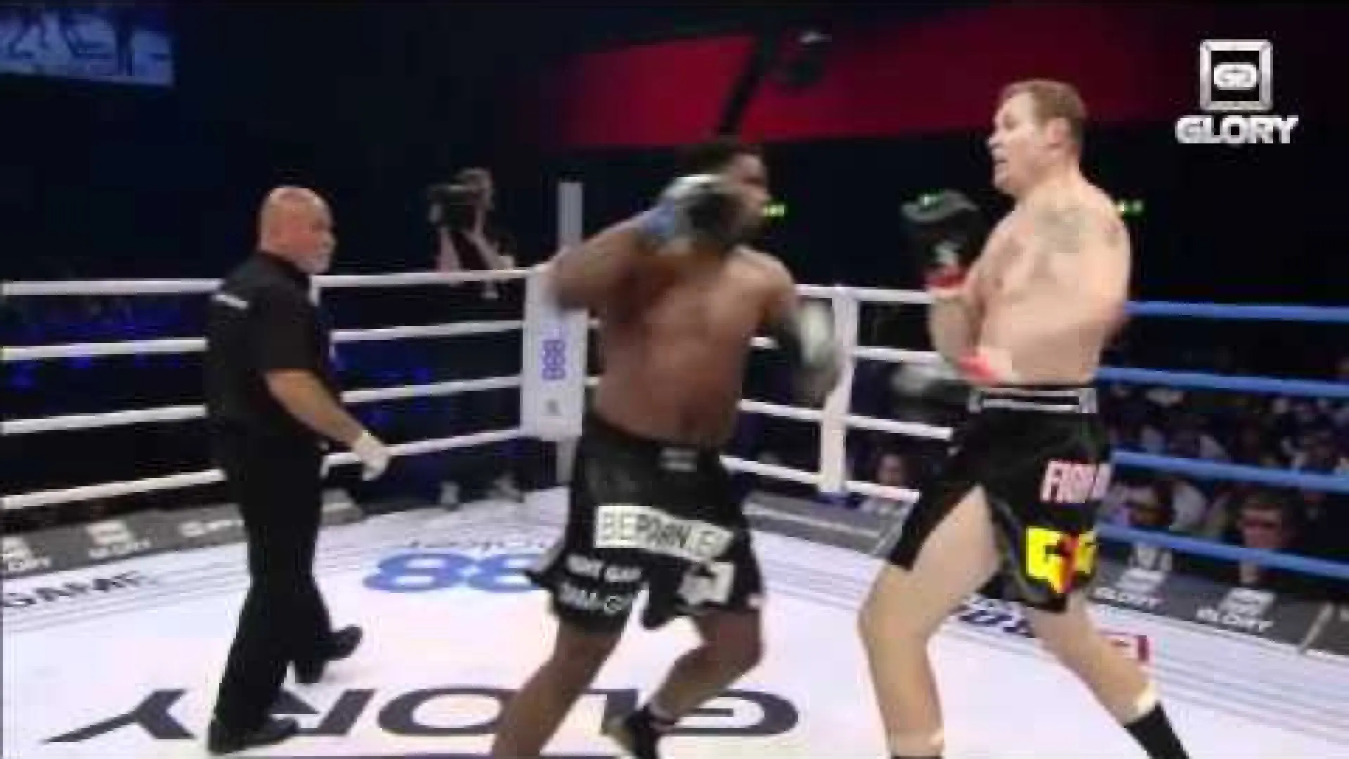 Semmy Schilt vs Errol Zimmerman (Fight Video)