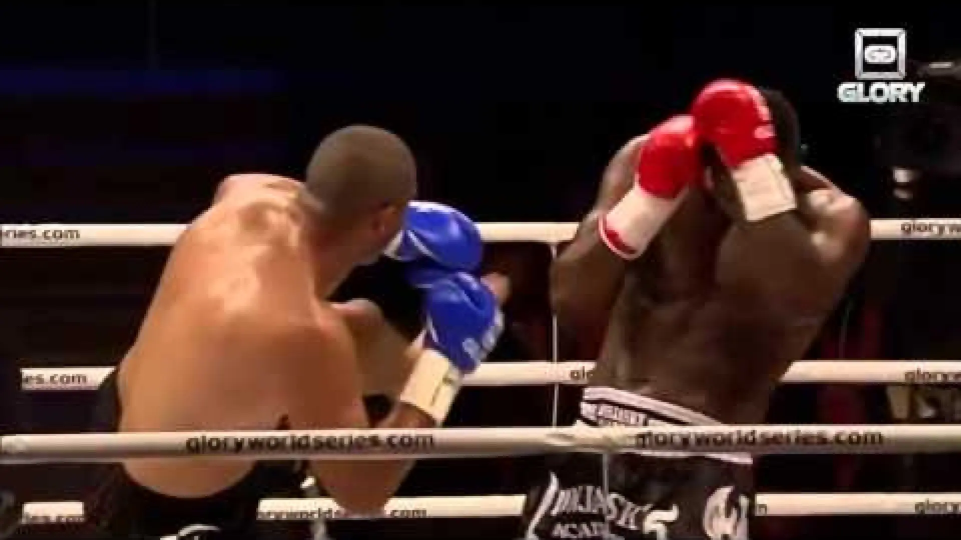 Anderson Silva vs Remy Bonjasky (Fight Video)