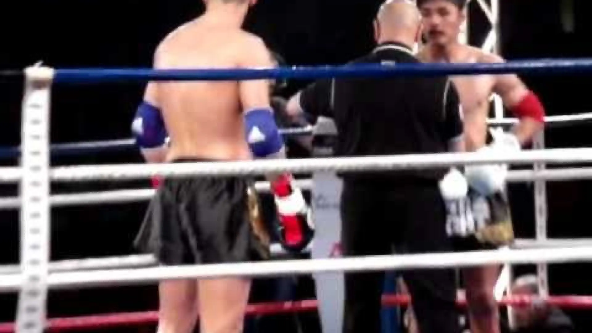 Tengnueng Sitjaesairoong vs Mickaël Piscitello (Fight Video)