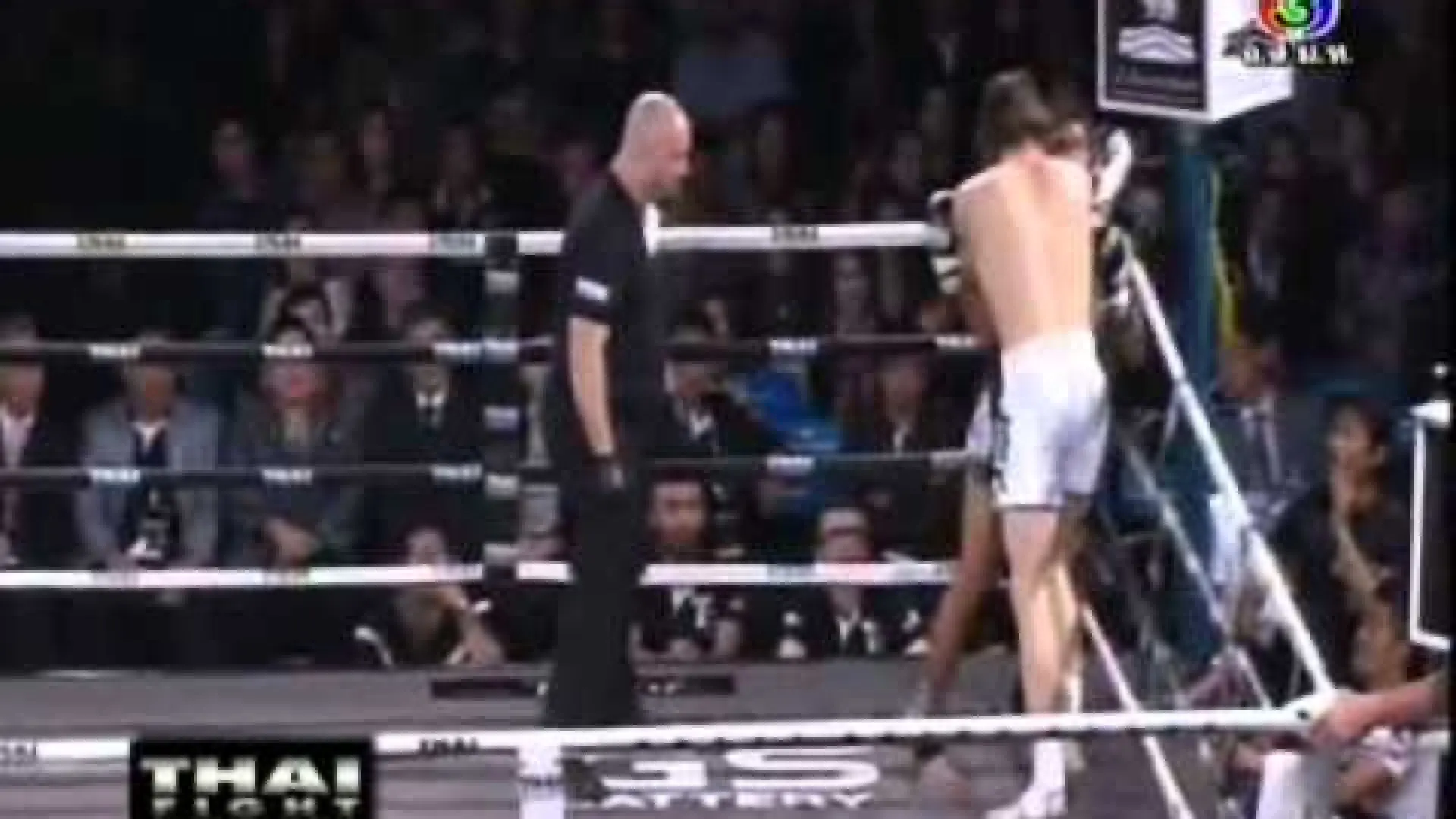 Armin Pumpanmuang vs Raphaël Llodra (Fight Video)