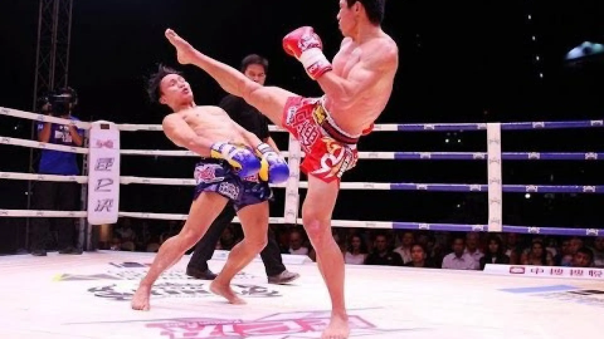 Lerdsila Chumpairtour vs Li Ning (Fight Video)