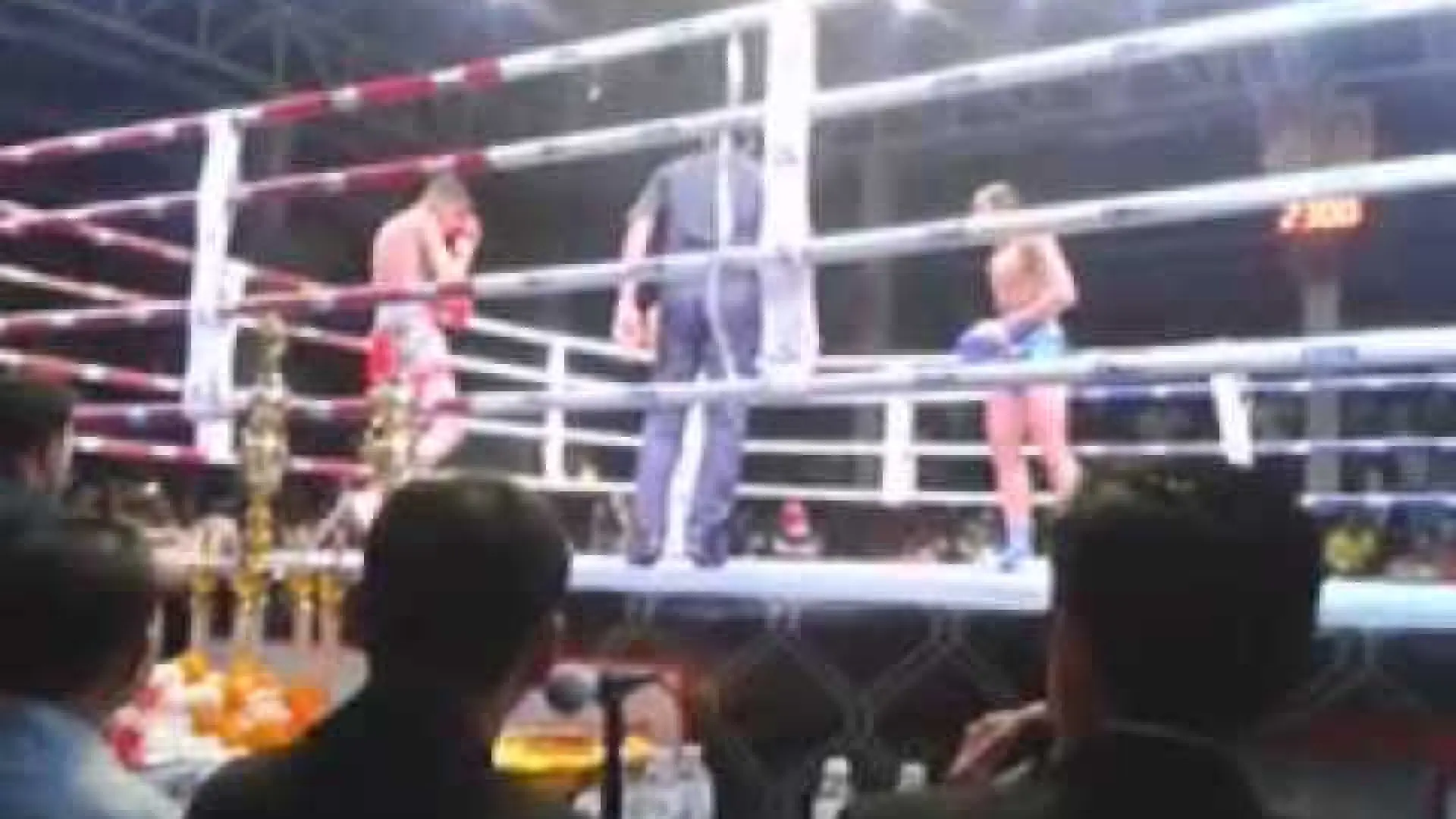 Florian Breau vs Robin Manop Gym (Fight Video)