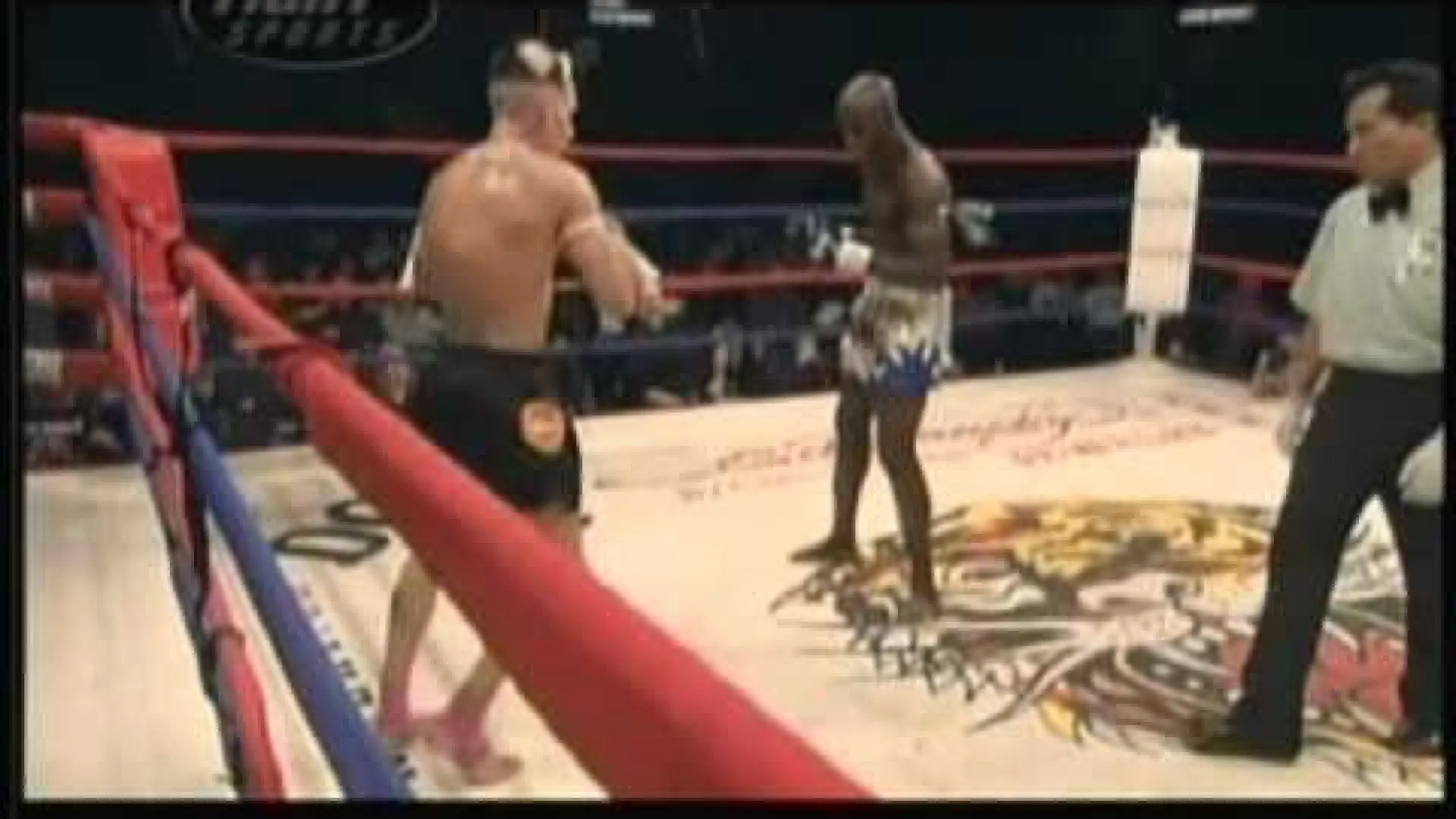Kevin Ross vs Chike Lindsay (Fight Video)