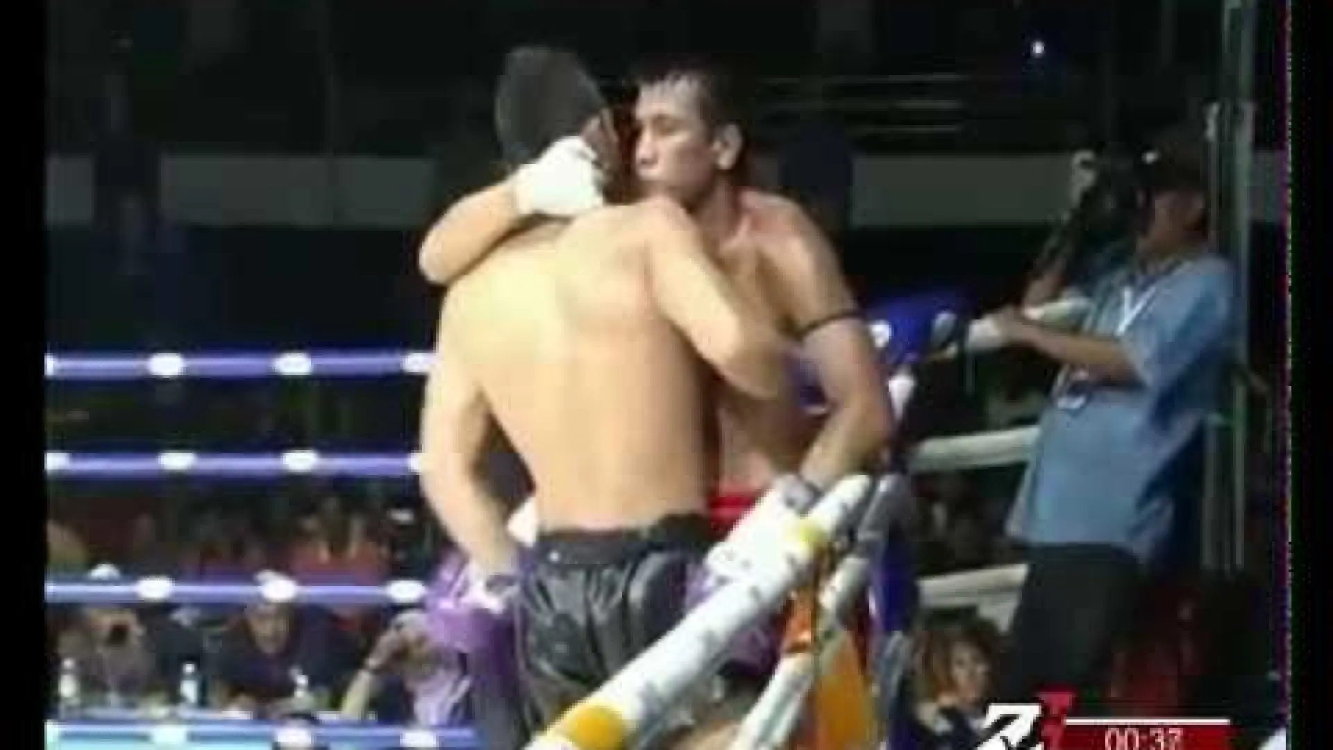 Bernueng Topkingboxing vs Namsaknoi Yuthakarnkamthon (Fight Video)