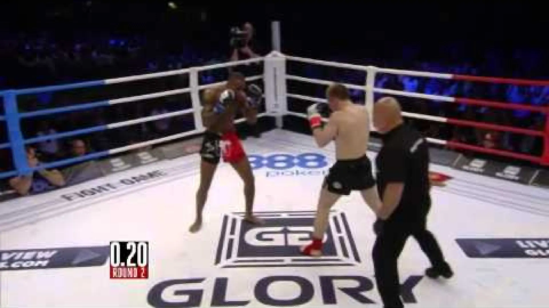 Tim Thomas vs Dennis Schneidmiller (Fight Video)