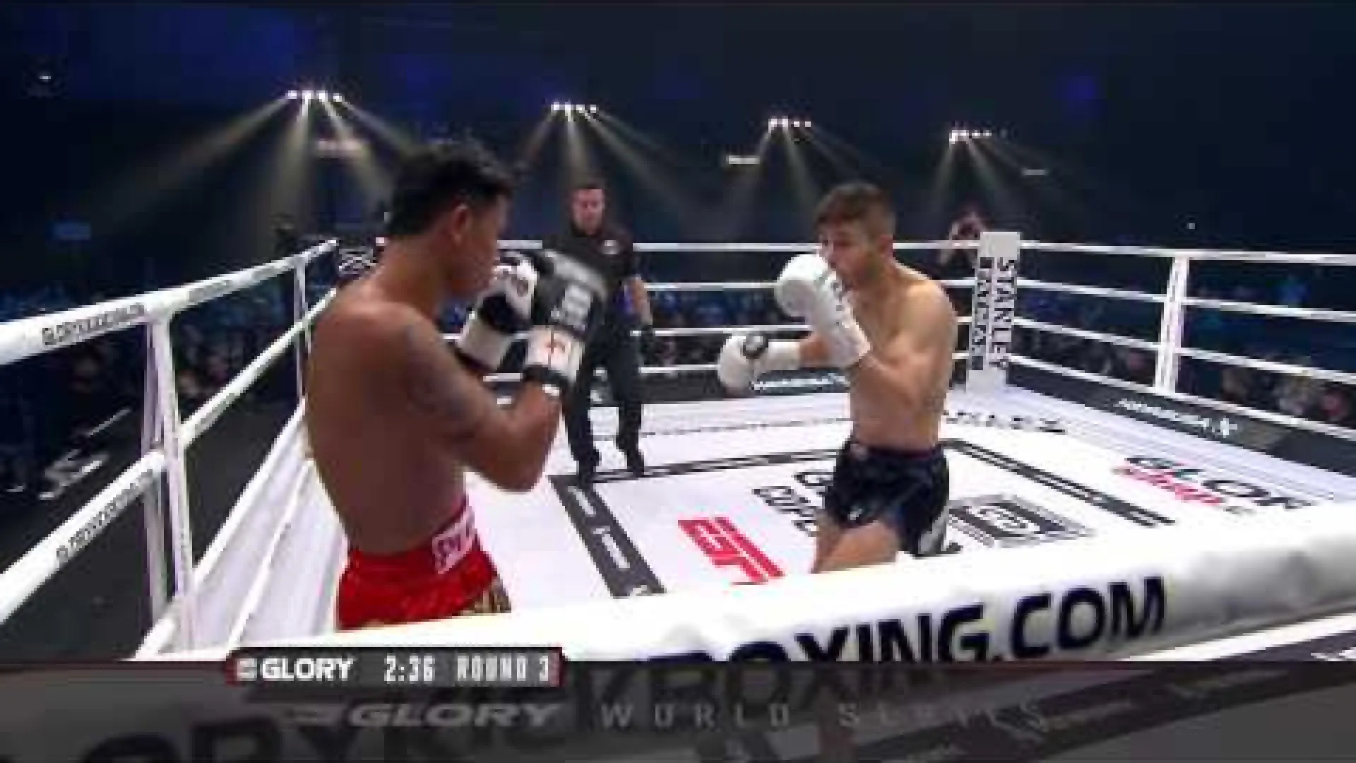 Niclas Larsen vs Yodkhunpon Sitmonchai (Fight Video)