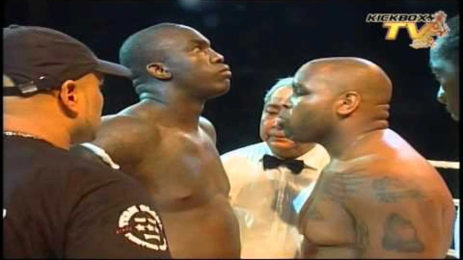 Ismael Londt vs Rodger Pinas (Fight Video)