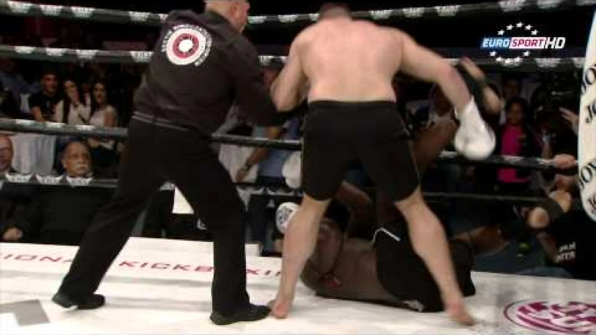 Ismael Londt vs Rustemi Kreshnik (Fight Video)