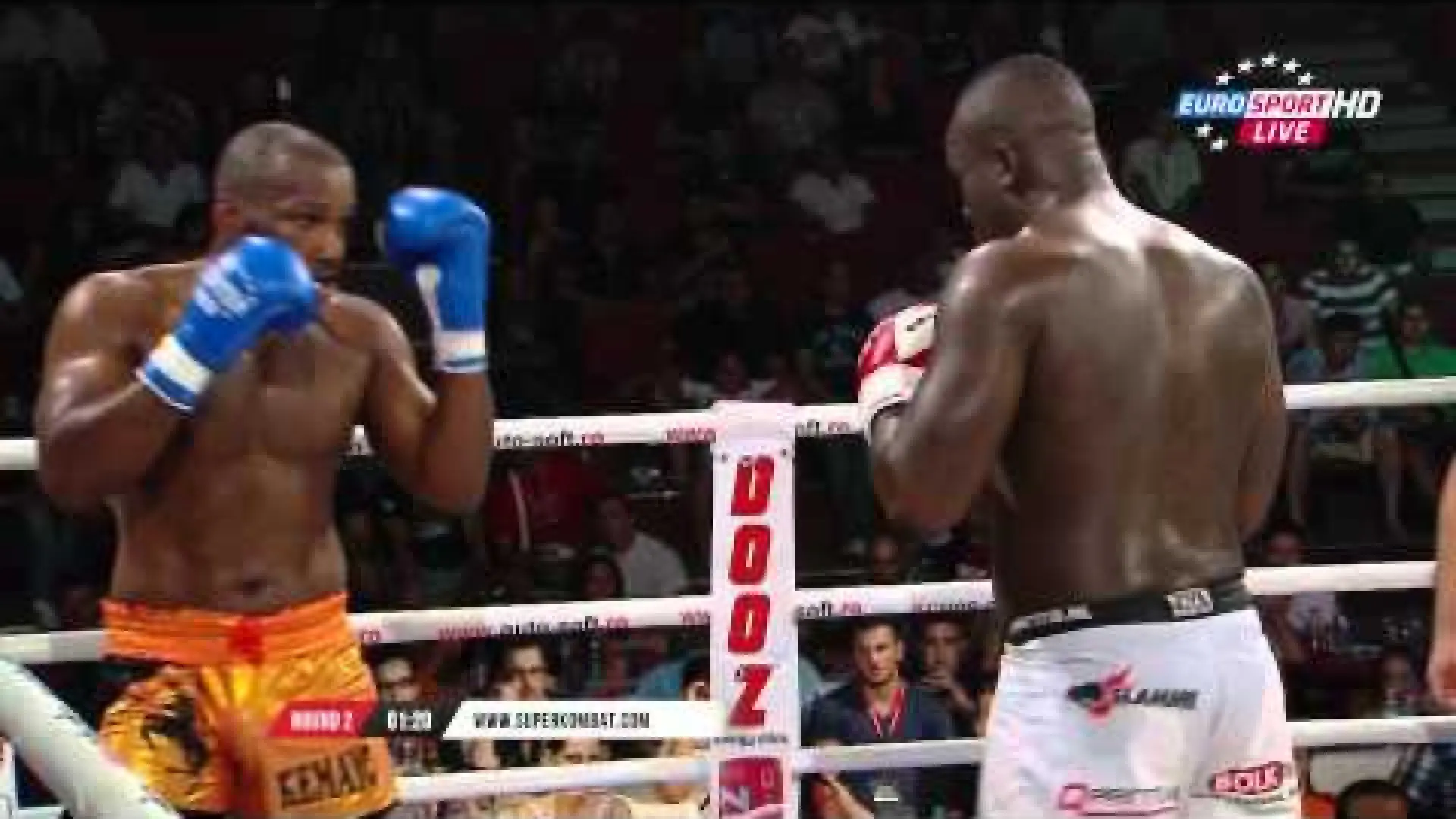 Ismael Londt vs Freddy Kemayo (Fight Video)