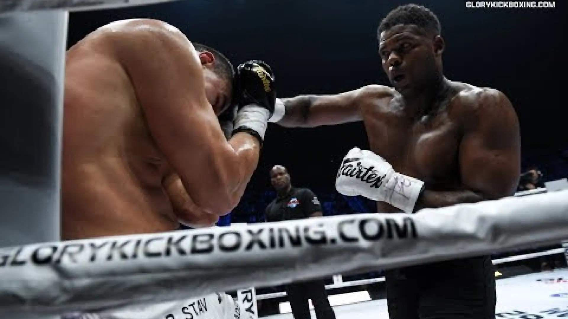 Jahfarr Wilnis vs Tomáš Možný (Fight Video)