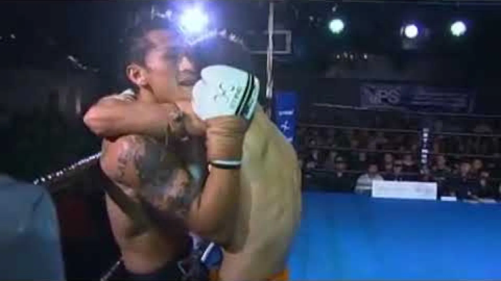 Roy Wills vs Sone Vannathy (Fight Video)