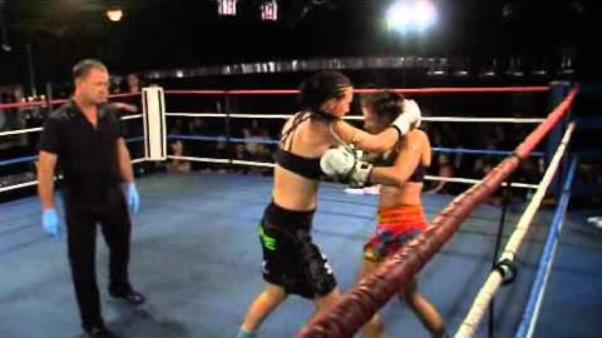 Fiona Woodroffe vs Claire Foreman (Fight Video)