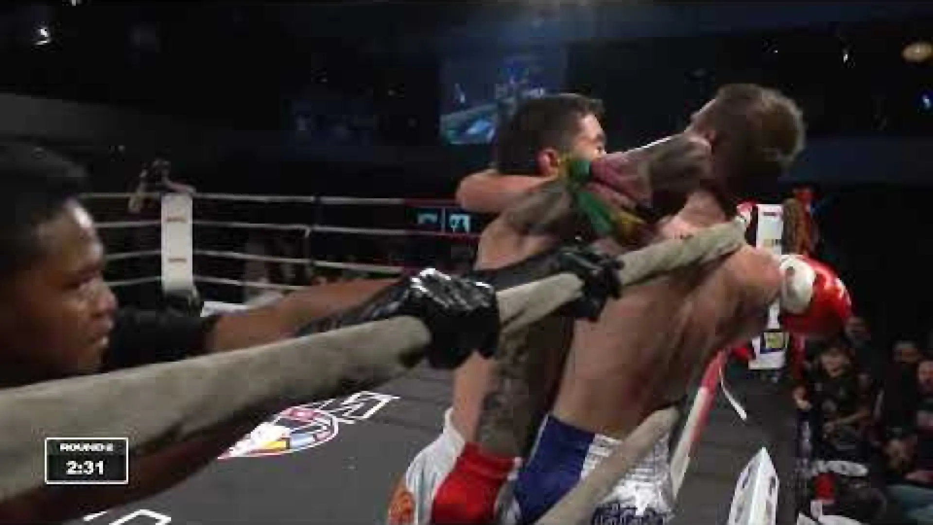Curtis Smeaton vs Simon Lange (Fight Video)