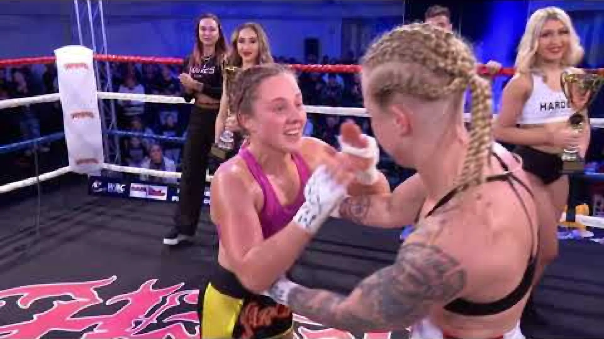 Penny Godfrey vs Hannah Collins (Fight Video)