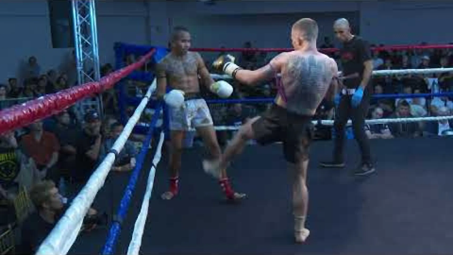 Kiw Eikkasit vs Doug Lloyd (Fight Video)