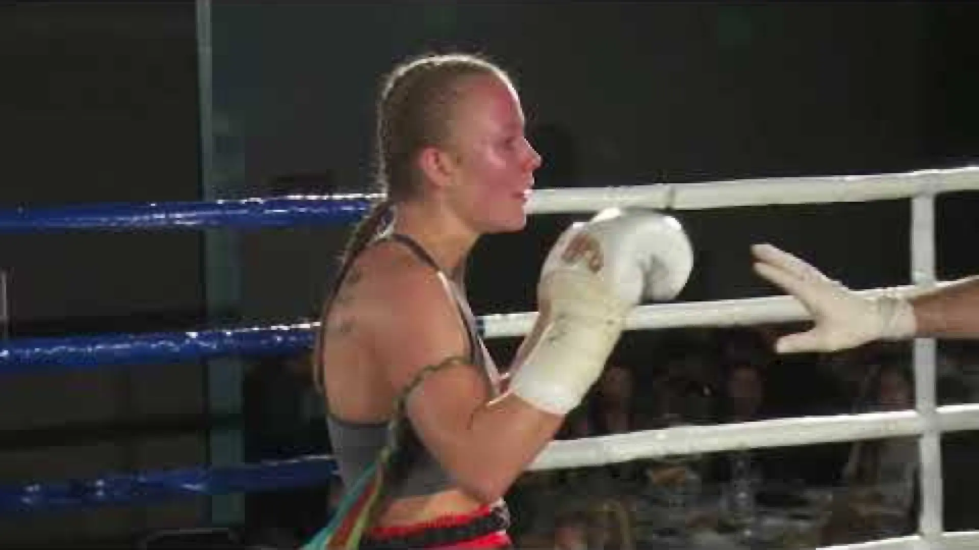 Danielle Franks vs Julie Balteskard (Fight Video)