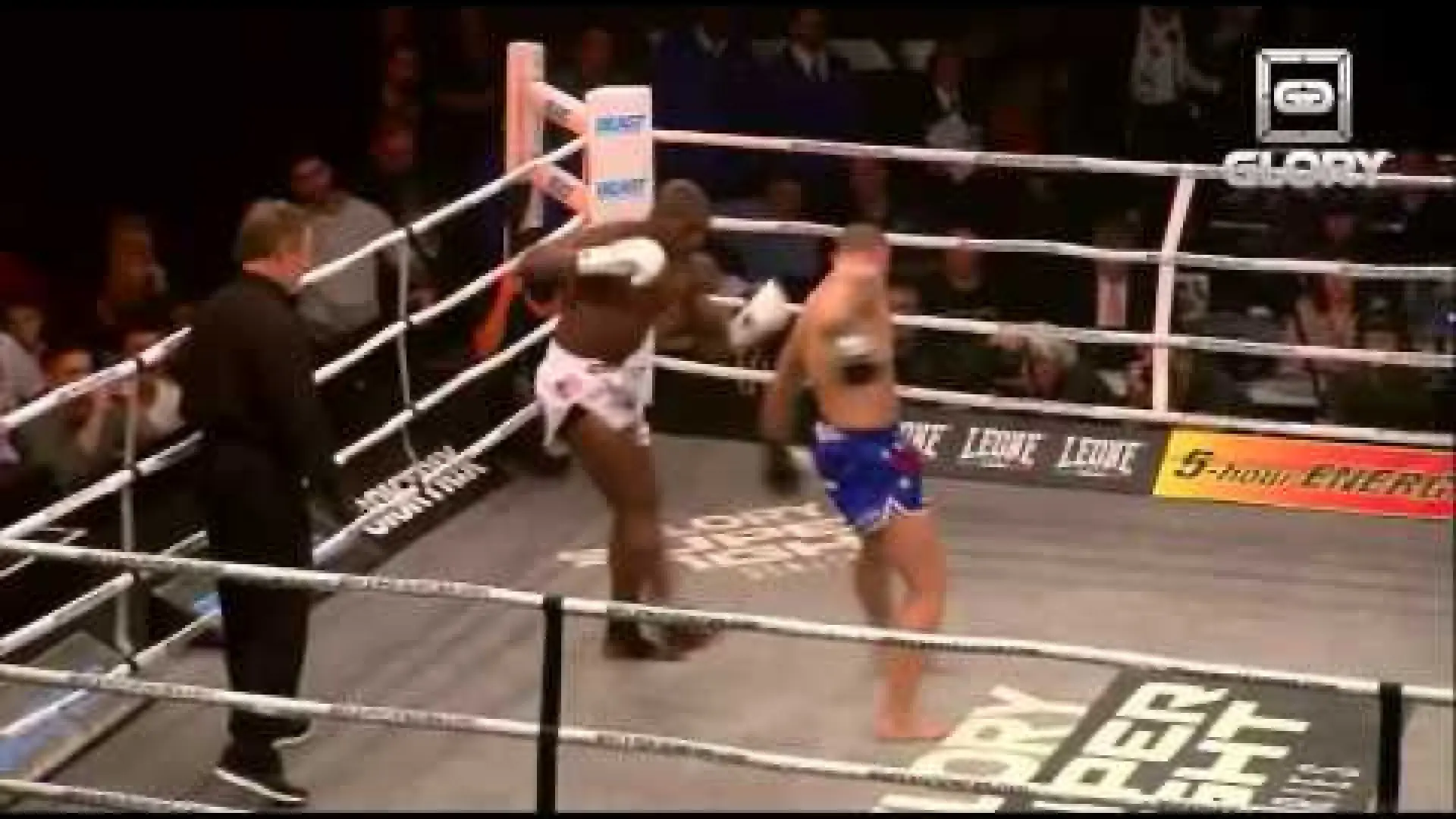 Francois Ambang vs Eddie Walker (Fight Video)