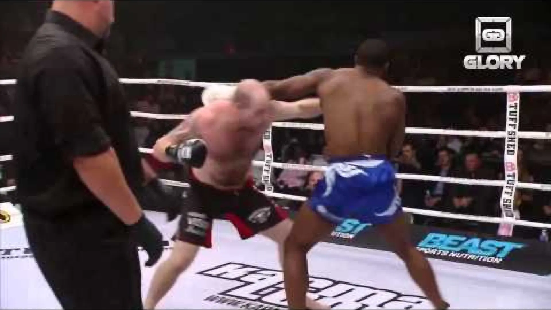 Cedric Smith vs James Hurley (Fight Video)