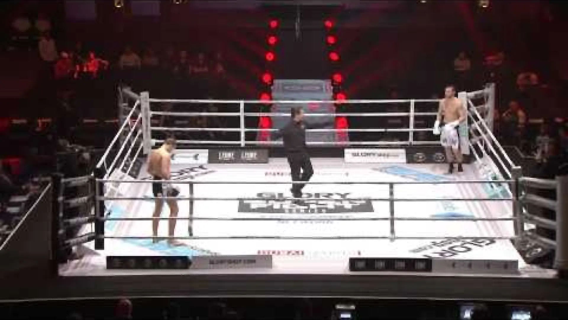 Anatoly Moiseev vs Max Baumert (Fight Video)