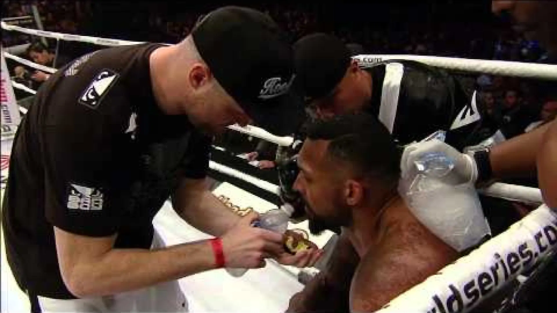 Xavier Vigney vs Chi Lewis Parry (Fight Video)