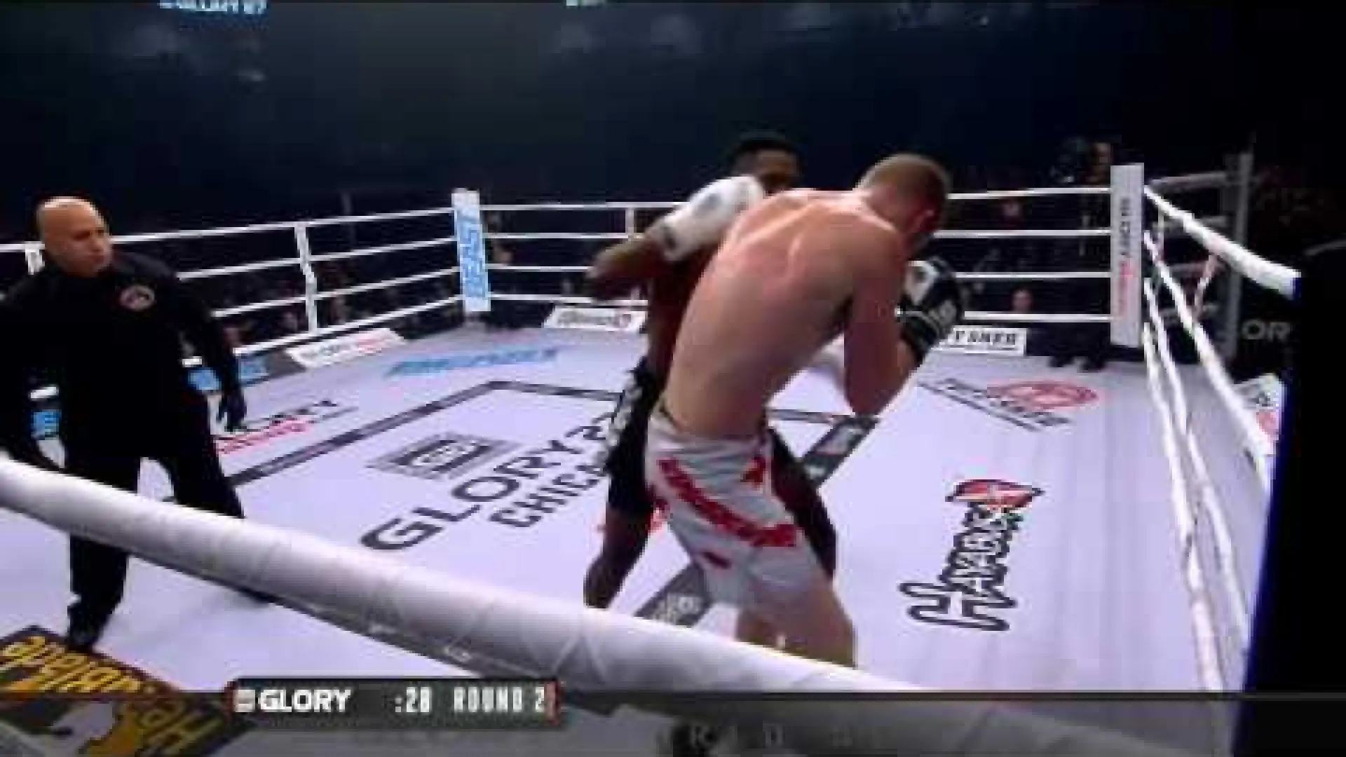 Wayne Barrett vs Robert Thomas (Fight Video)