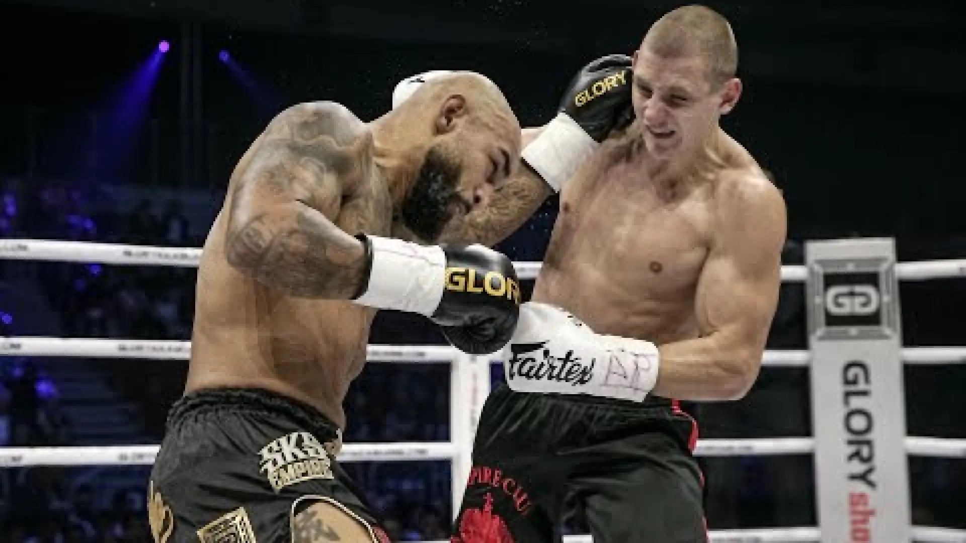 Dmitry Menshikov vs Yoann Kongolo (Fight Video)