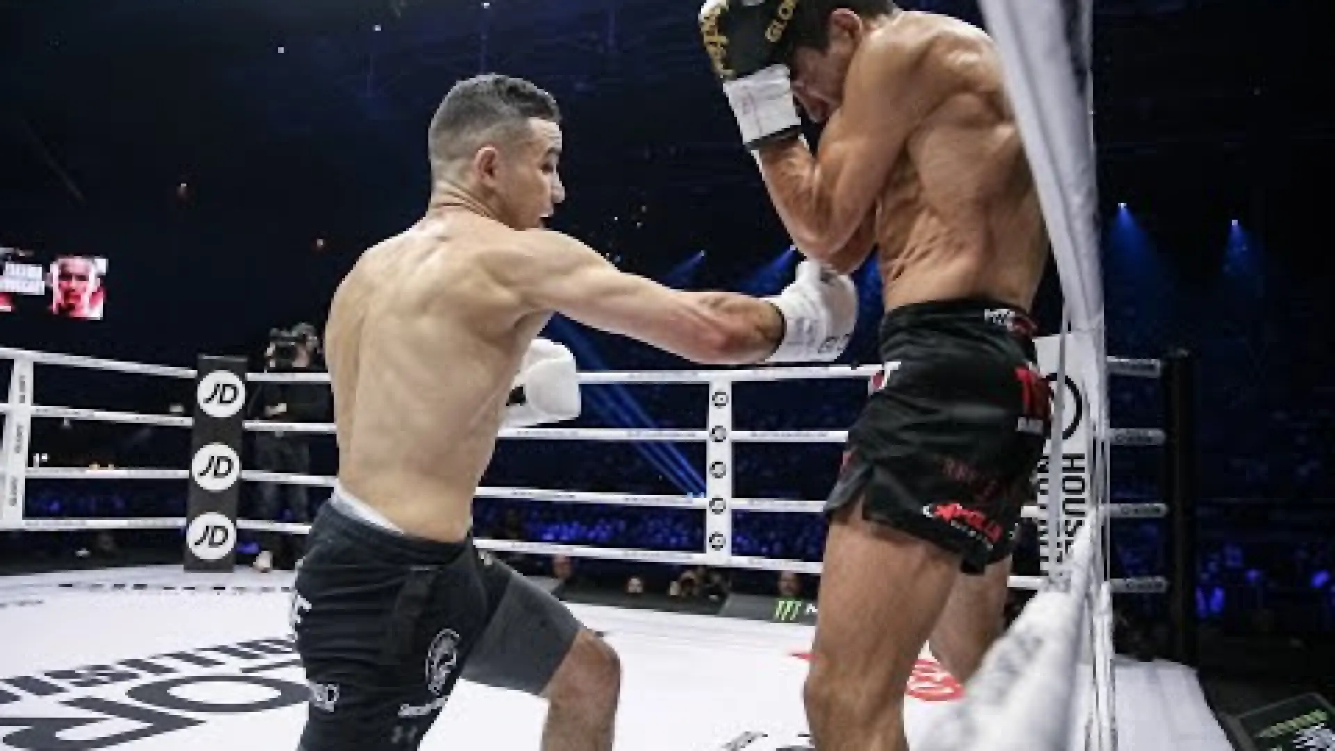 Zakaria Zouggary vs Asa Ten Pow (Fight Video)