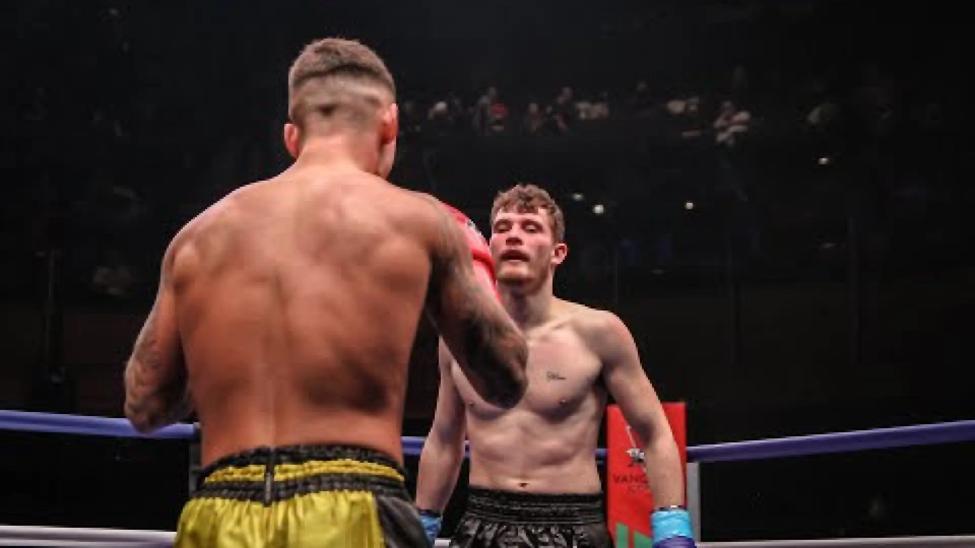 Tom Kirk vs Charlie Harris (Fight Video)