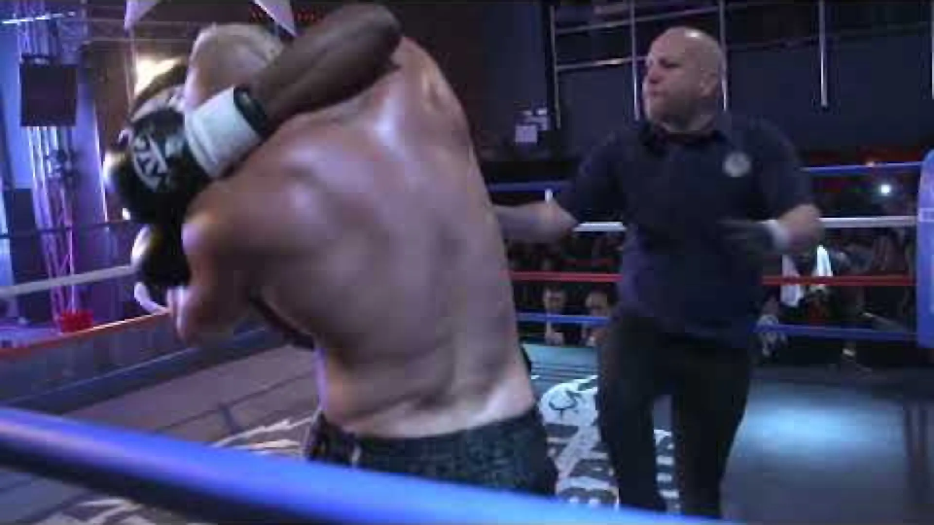 Yashua Sam vs Tom Watson (Fight Video)