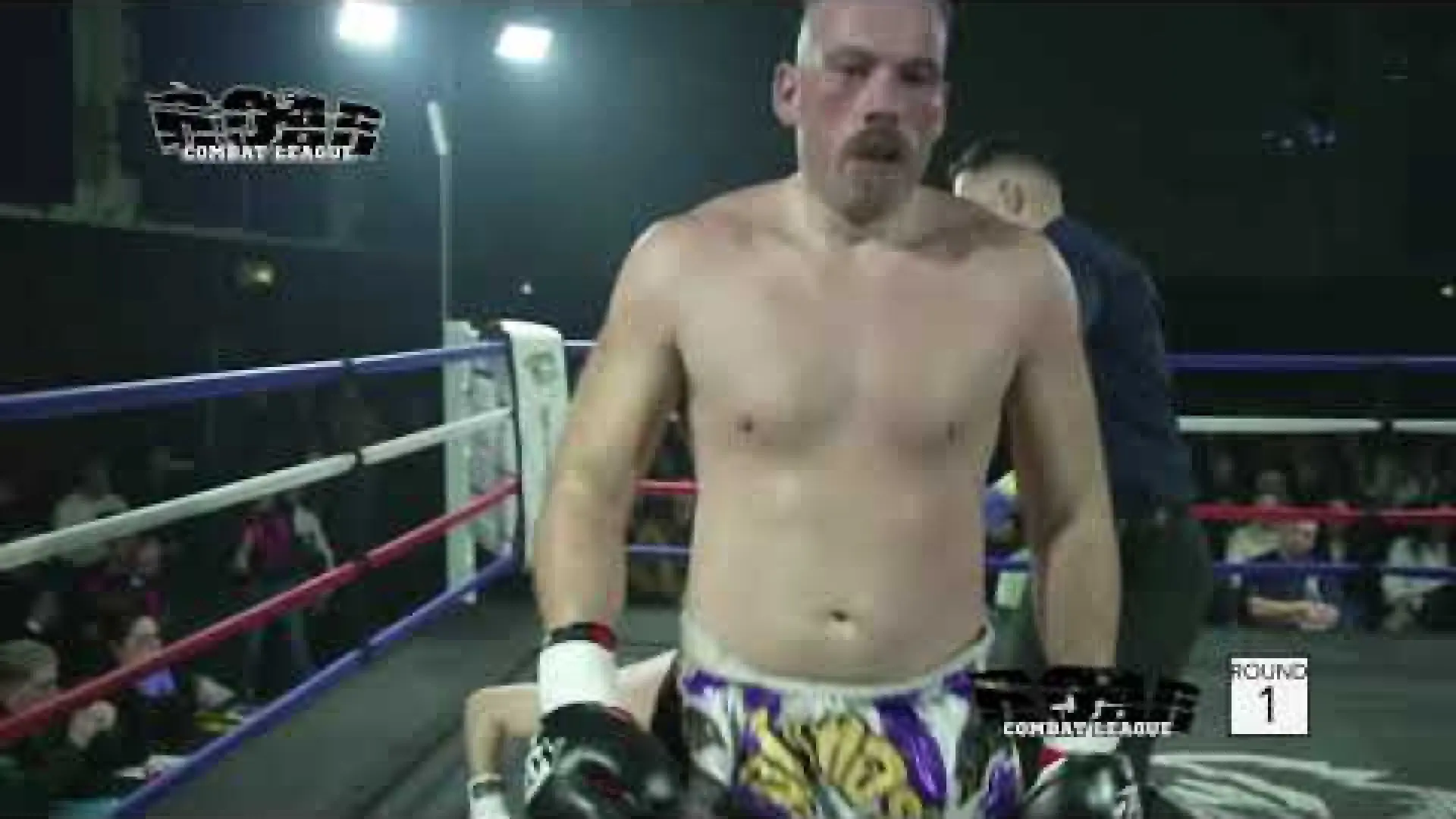 Mateusz Duszmal vs Lyndon Knowles (Fight Video)