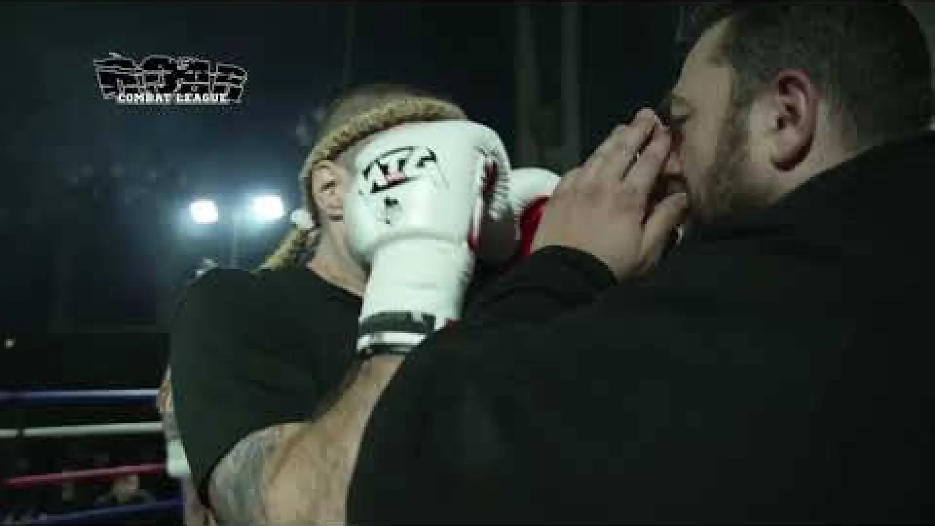 Ciarain Shanahan vs Hubert Horbaczonek (Fight Video)
