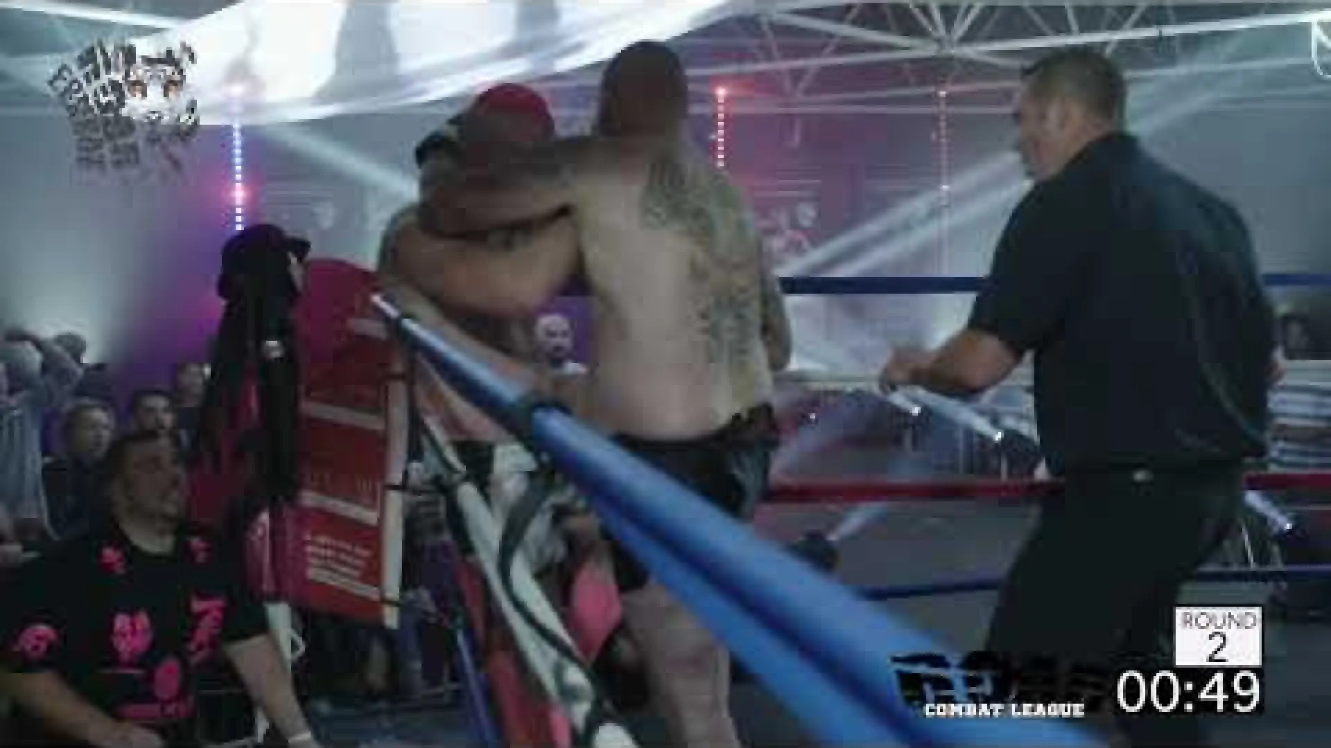 Lyndon Knowles vs Janos Koczfan (Fight Video)