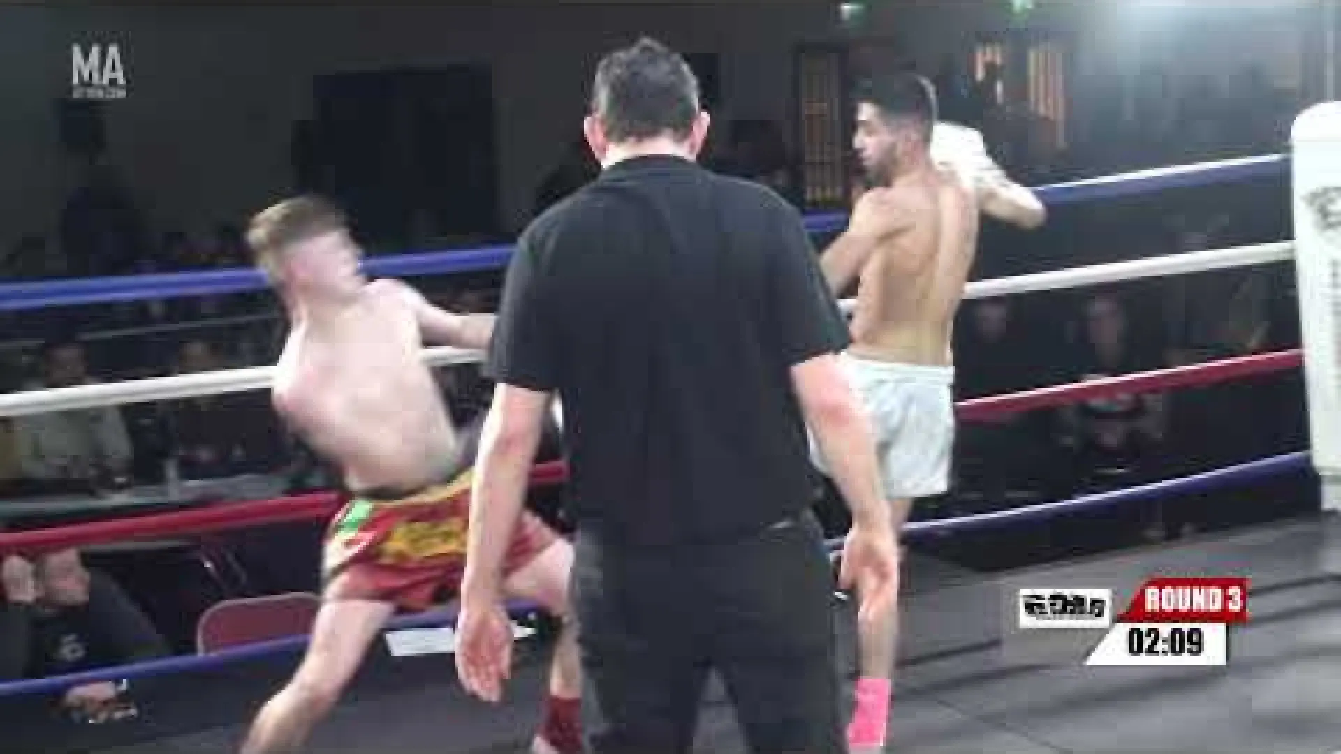 Thai Barlow vs Ehsan Khurshid (Fight Video)