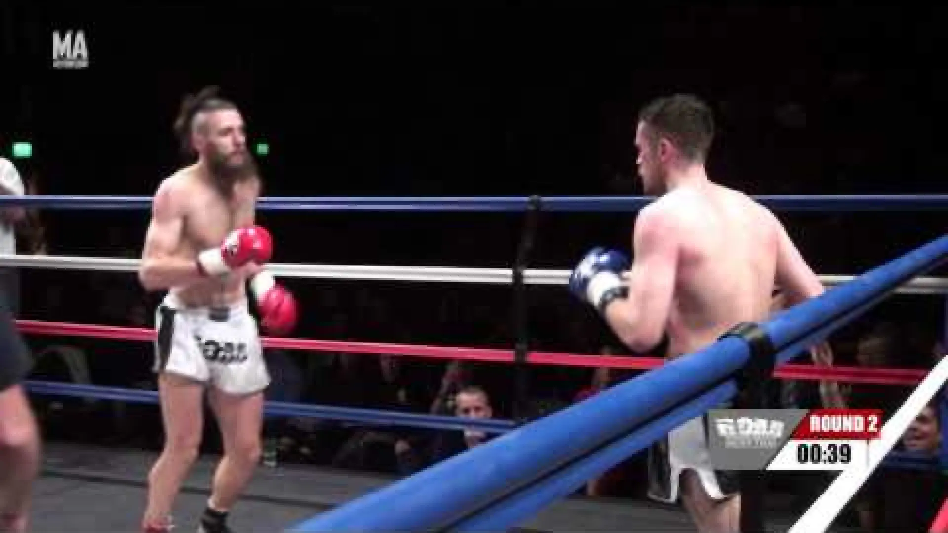 Alex Bublea vs Dale Hughes (Fight Video)