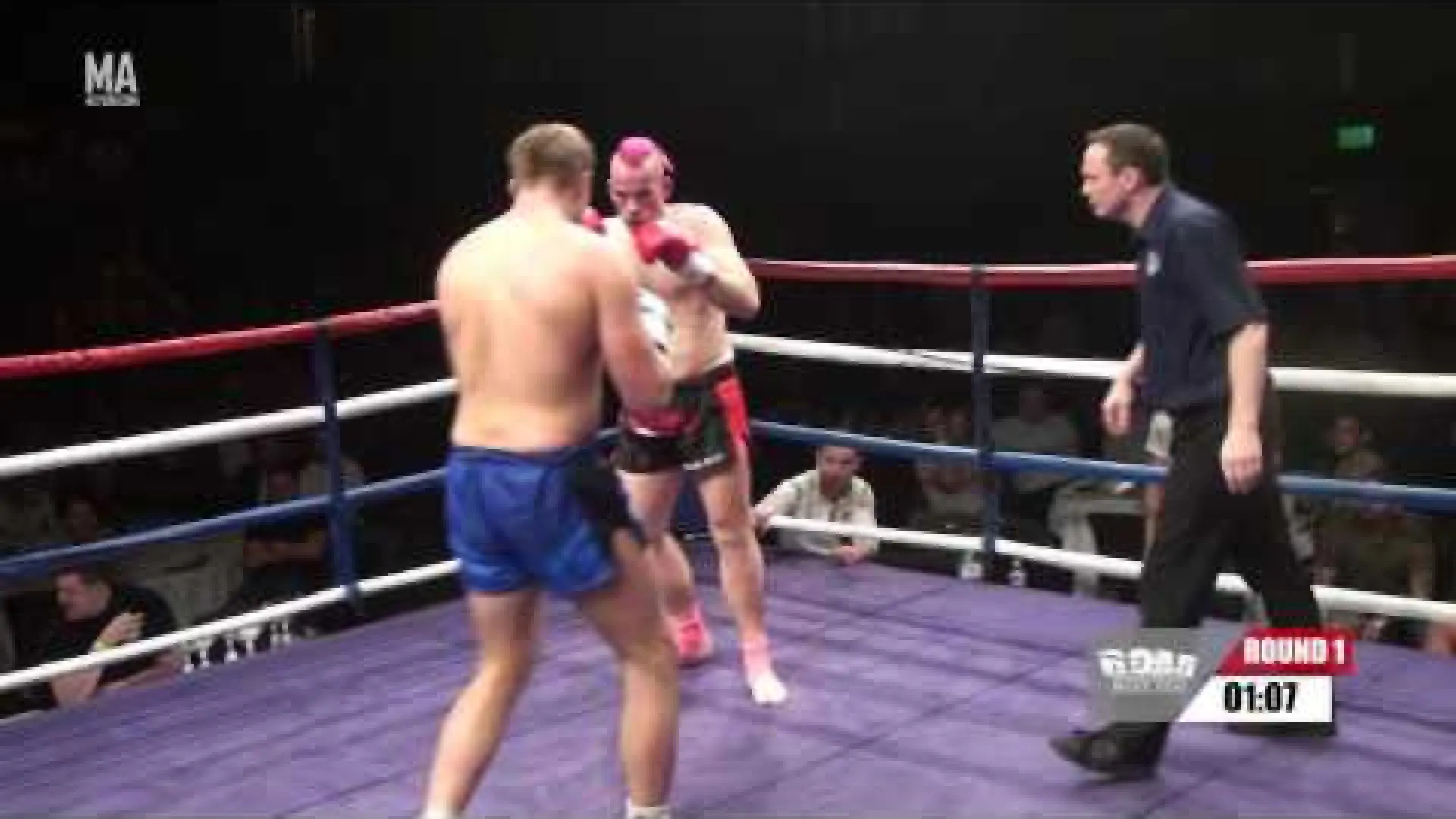 Julius Mocka vs Lyndon Knowles (Fight Video)